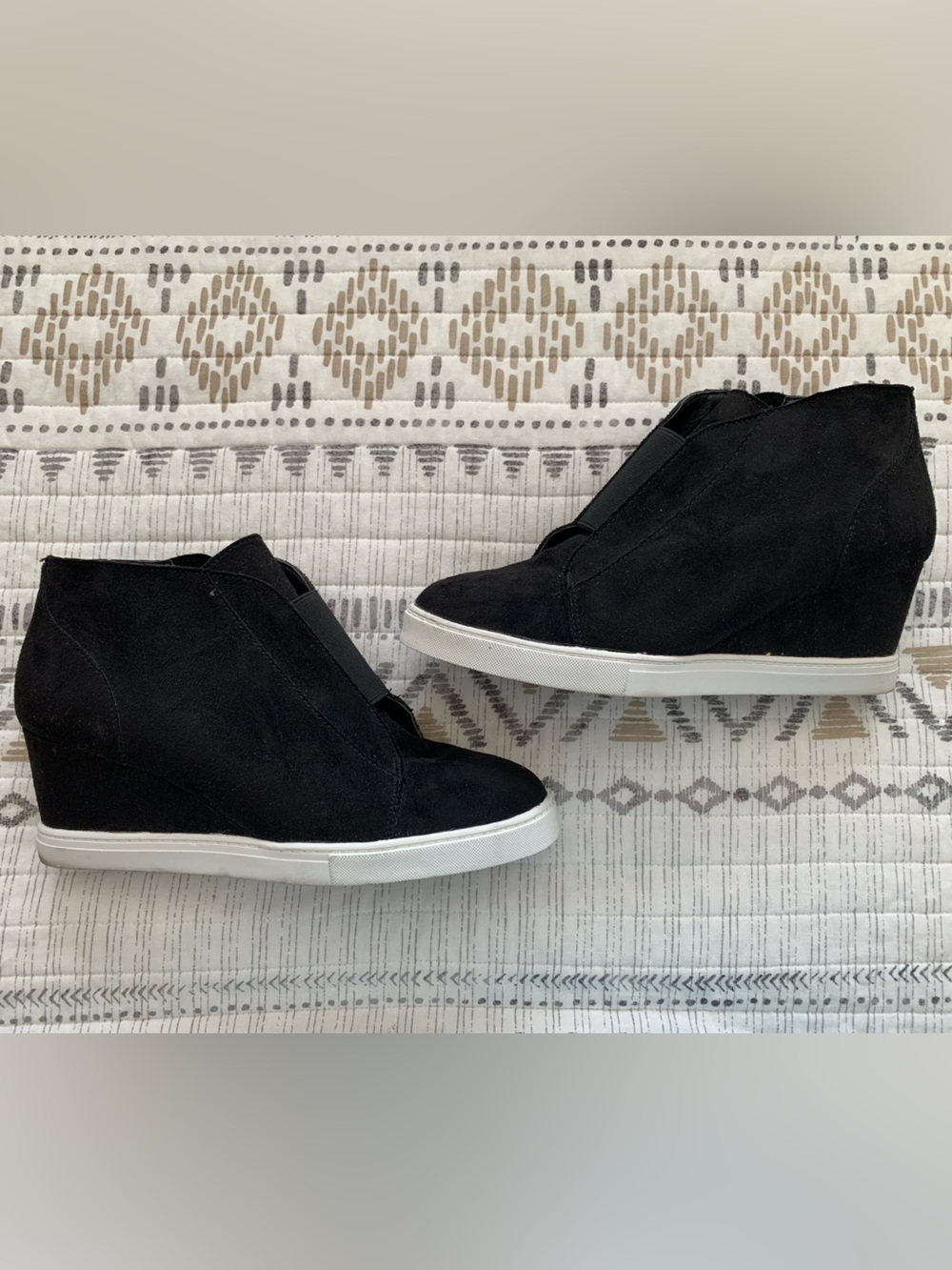Soda Black Wedge Sneaker with White Sole
Size 7.5